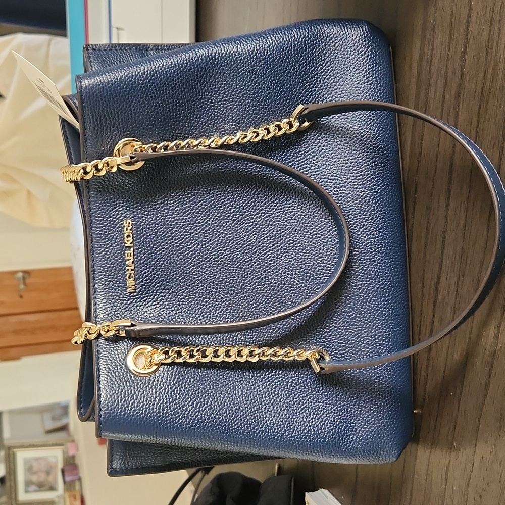 Micheal Kors shoulder bag